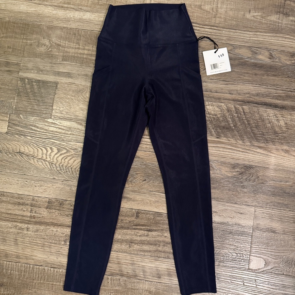 NWT - Beach Riot - Summer 7/8 Legging - Navy - Size XS